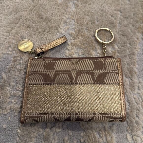 COACH gold stile Signature Coin Purse in like new condition - Picture 5 of 9